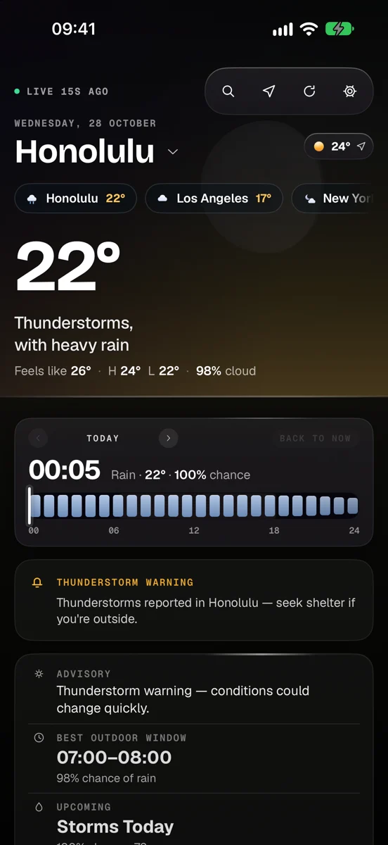 Nimbus on iPhone: Honolulu at midnight, 22°, thunderstorms with heavy rain and a thunderstorm warning
